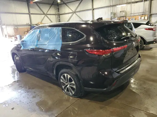 5TDGZRBH5MS139393 2021 TOYOTA HIGHLANDER - Image 2