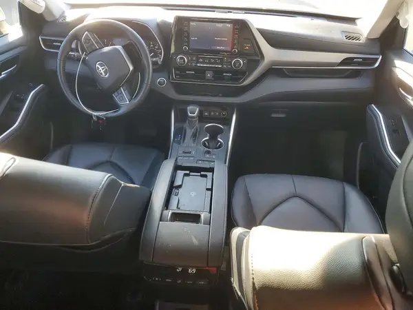 5TDGZRBH5MS143010 2021 TOYOTA HIGHLANDER - Image 8