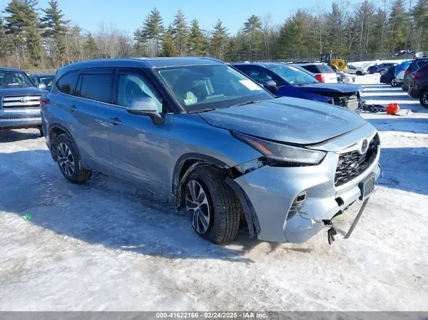 5TDGZRBH5MS155884 2021 TOYOTA HIGHLANDER - Image 1