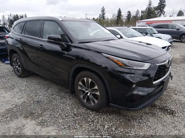5TDGZRBH5MS524386 2021 TOYOTA HIGHLANDER - Image 1