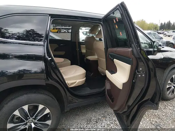 5TDGZRBH5MS524386 2021 TOYOTA HIGHLANDER - Image 8