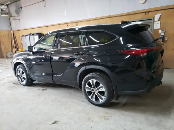 5TDGZRBH5MS529474 2021 TOYOTA HIGHLANDER - Image 2