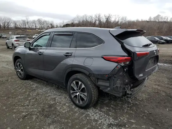 5TDGZRBH5MS543228 2021 TOYOTA HIGHLANDER - Image 2