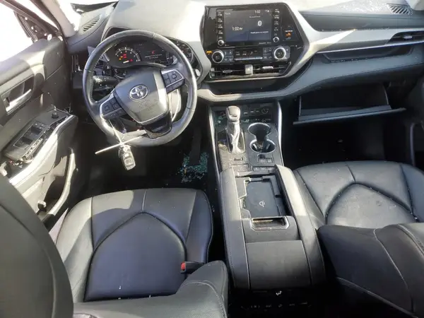 5TDGZRBH5MS546128 2021 TOYOTA HIGHLANDER - Image 8