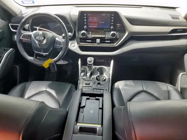 5TDGZRBH5MS549742 2021 TOYOTA HIGHLANDER - Image 8