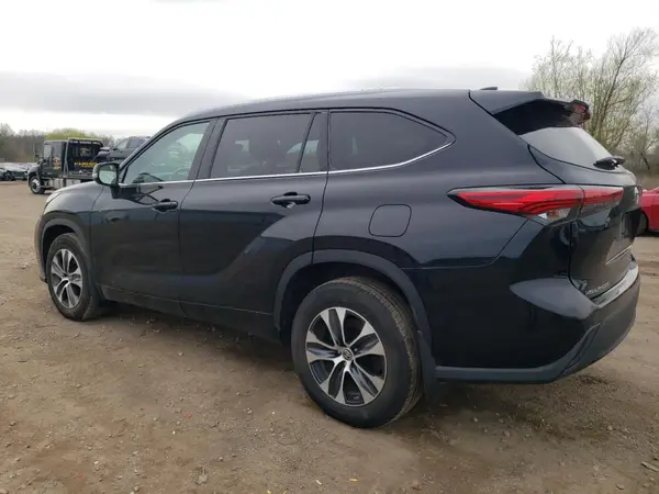 5TDGZRBH5MS553600 2021 TOYOTA HIGHLANDER - Image 2