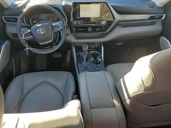 5TDGZRBH5MS554584 2021 TOYOTA HIGHLANDER - Image 8