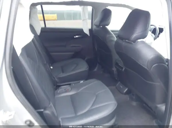 5TDGZRBH5MS557209 2021 TOYOTA HIGHLANDER - Image 8