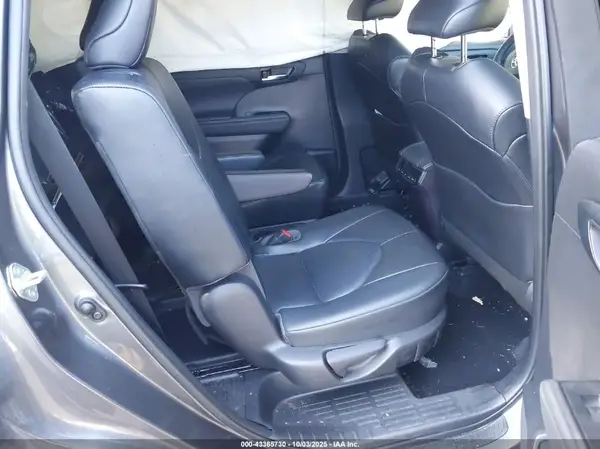 5TDGZRBH5MS559168 2021 TOYOTA HIGHLANDER - Image 8