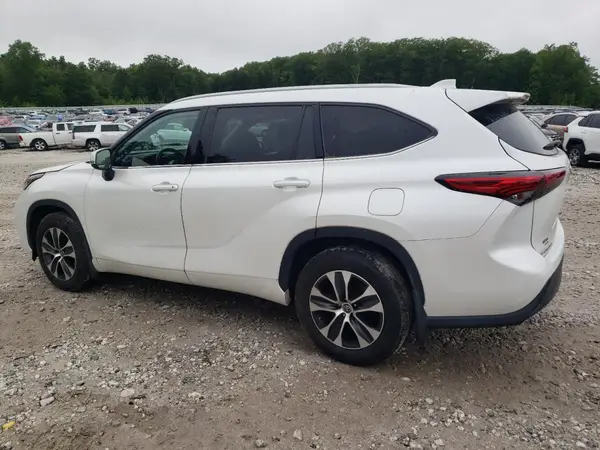 5TDGZRBH5NS175389 2022 TOYOTA HIGHLANDER - Image 2