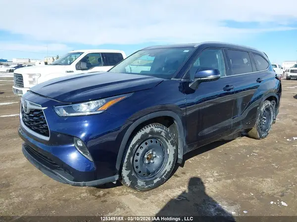 5TDGZRBH5NS185260 2022 TOYOTA HIGHLANDER - Image 2