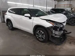 5TDGZRBH5NS204910 2022 TOYOTA HIGHLANDER