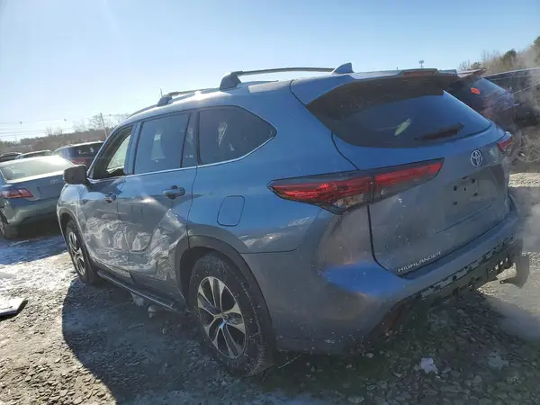 5TDGZRBH5NS207273 2022 TOYOTA HIGHLANDER - Image 2