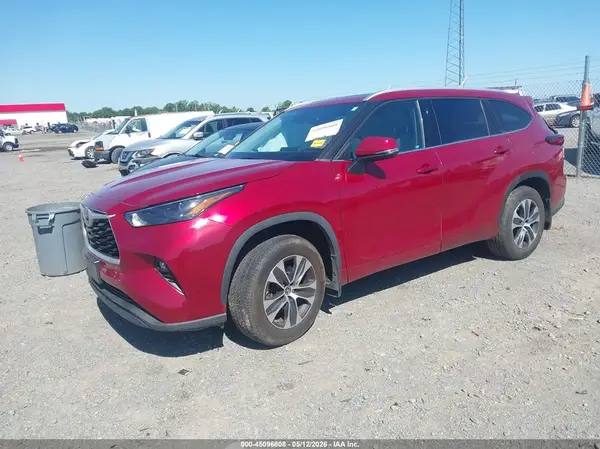 5TDGZRBH5NS209086 2022 TOYOTA HIGHLANDER - Image 2