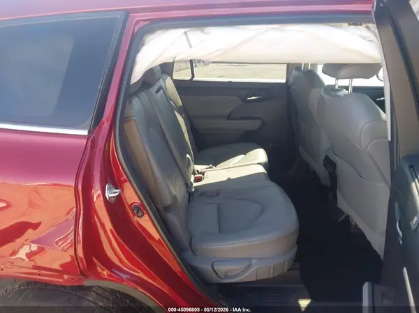 5TDGZRBH5NS209086 2022 TOYOTA HIGHLANDER - Image 8