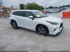 5TDGZRBH5NS209279 2022 TOYOTA HIGHLANDER