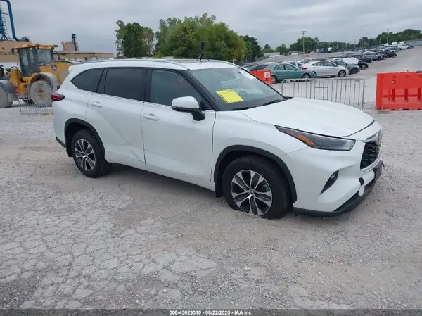 5TDGZRBH5NS209279 2022 TOYOTA HIGHLANDER - Image 1