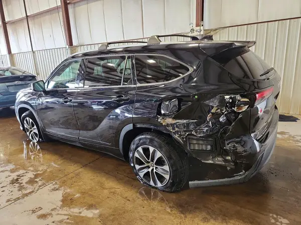 5TDGZRBH5NS231038 2022 TOYOTA HIGHLANDER - Image 2
