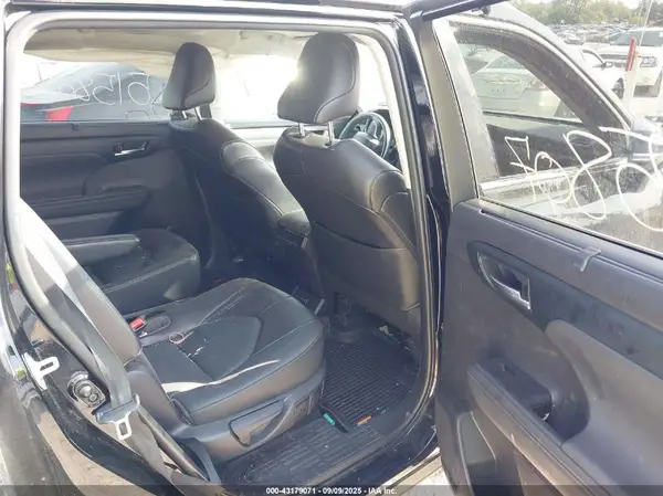 5TDGZRBH5NS249443 2022 TOYOTA HIGHLANDER - Image 8
