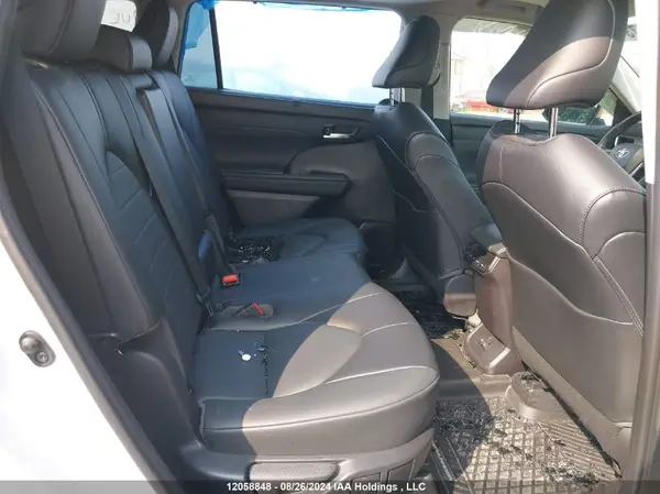 5TDGZRBH5NS255257 2022 TOYOTA HIGHLANDER - Image 8