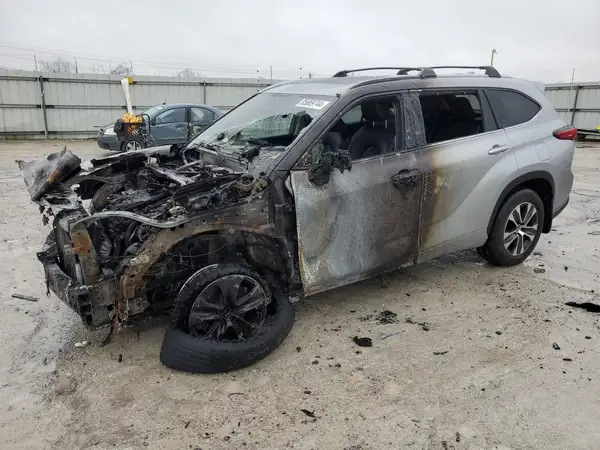 5TDGZRBH5NS561228 2022 TOYOTA HIGHLANDER - Image 1