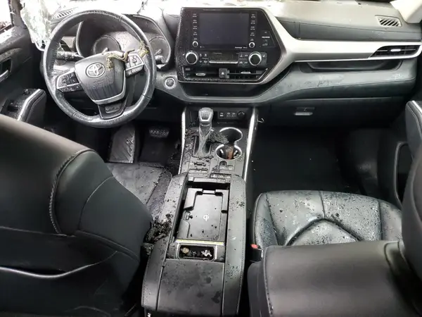 5TDGZRBH5NS561228 2022 TOYOTA HIGHLANDER - Image 8