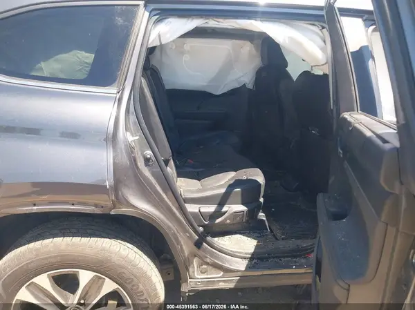 5TDGZRBH5NS565988 2022 TOYOTA HIGHLANDER - Image 8