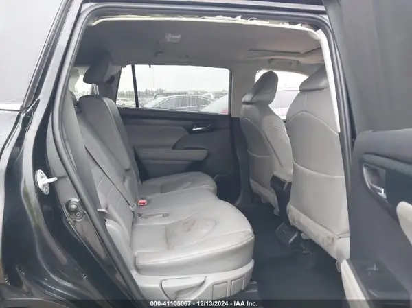 5TDGZRBH5NS568227 2022 TOYOTA HIGHLANDER - Image 8