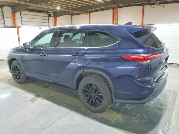 5TDGZRBH5NS575386 2022 TOYOTA HIGHLANDER - Image 2