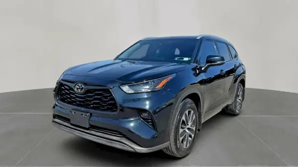 5TDGZRBH5NS585173 2022 TOYOTA HIGHLANDER - Image 2