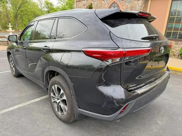 5TDGZRBH5NS591314 2022 TOYOTA HIGHLANDER - Image 2