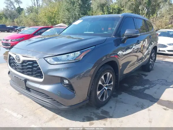 5TDGZRBH6LS011386 2020 TOYOTA HIGHLANDER - Image 2
