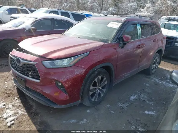 5TDGZRBH6LS018242 2020 TOYOTA HIGHLANDER - Image 2