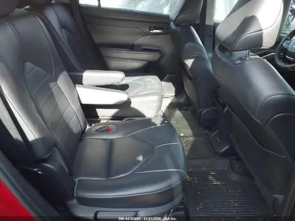 5TDGZRBH6LS018242 2020 TOYOTA HIGHLANDER - Image 8