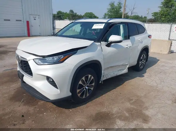5TDGZRBH6LS030083 2020 TOYOTA HIGHLANDER - Image 2