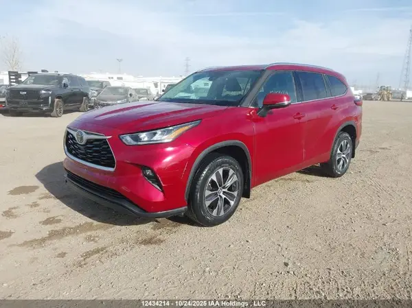 5TDGZRBH6LS031461 2020 TOYOTA HIGHLANDER - Image 2