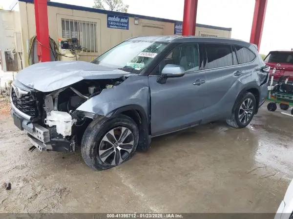 5TDGZRBH6LS032514 2020 TOYOTA HIGHLANDER - Image 2
