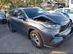 5TDGZRBH6LS035915 2020 TOYOTA HIGHLANDER