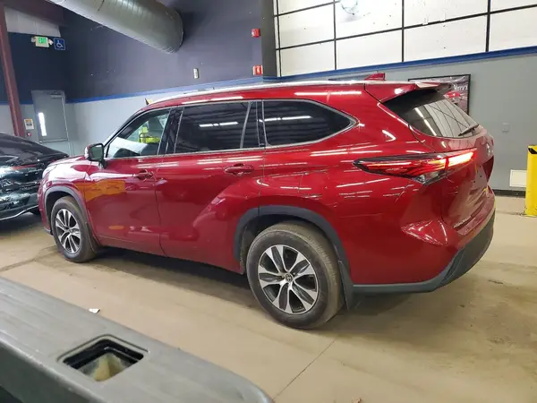 5TDGZRBH6LS045098 2020 TOYOTA HIGHLANDER - Image 2
