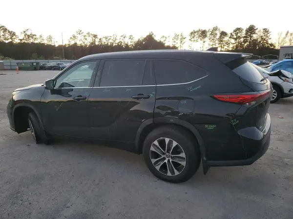 5TDGZRBH6LS052181 2020 TOYOTA HIGHLANDER - Image 2