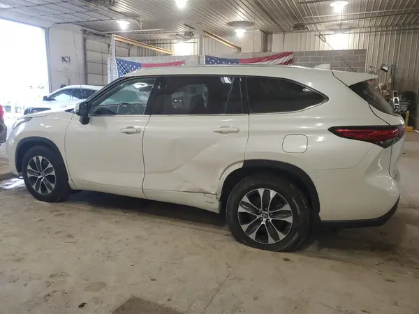 5TDGZRBH6LS500614 2020 TOYOTA HIGHLANDER - Image 2