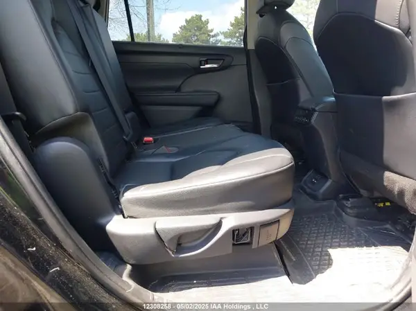5TDGZRBH6LS501990 2020 TOYOTA HIGHLANDER - Image 8