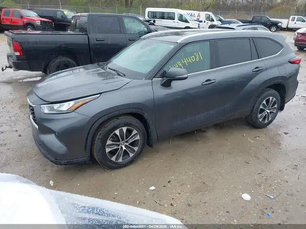5TDGZRBH6LS509300 2020 TOYOTA HIGHLANDER - Image 2