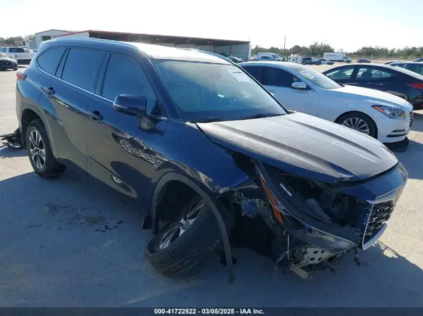 5TDGZRBH6MS076465 2021 TOYOTA HIGHLANDER - Image 1