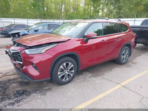 5TDGZRBH6MS079222 2021 TOYOTA HIGHLANDER - Image 2