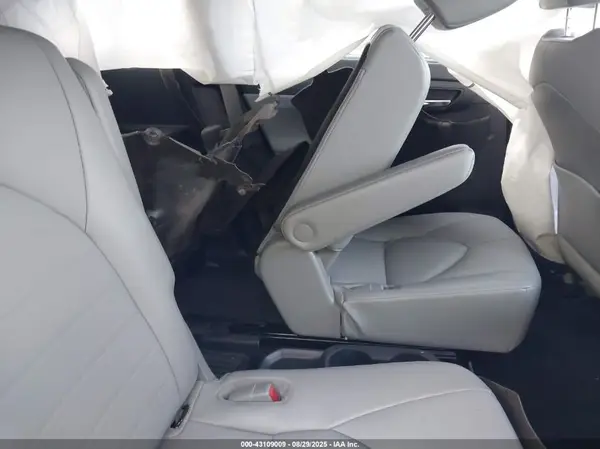 5TDGZRBH6MS084372 2021 TOYOTA HIGHLANDER - Image 8