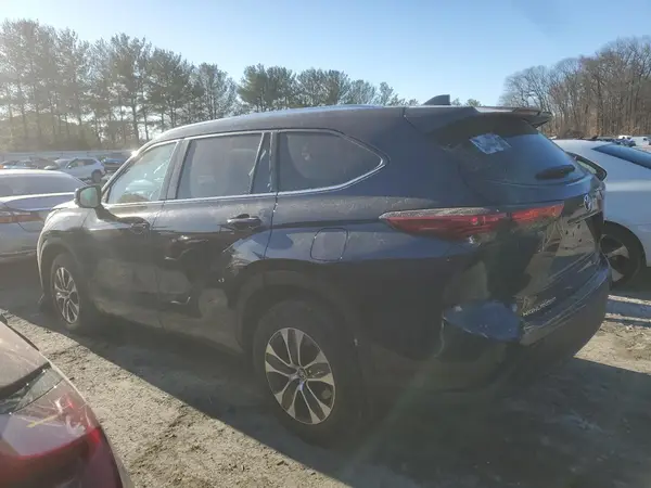 5TDGZRBH6MS101025 2021 TOYOTA HIGHLANDER - Image 2