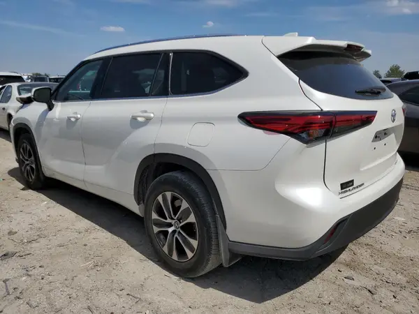 5TDGZRBH6MS103941 2021 TOYOTA HIGHLANDER - Image 2