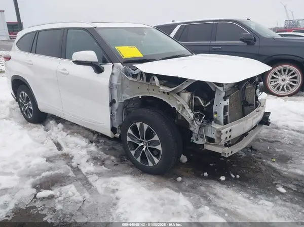 5TDGZRBH6MS108024 2021 TOYOTA HIGHLANDER - Image 1