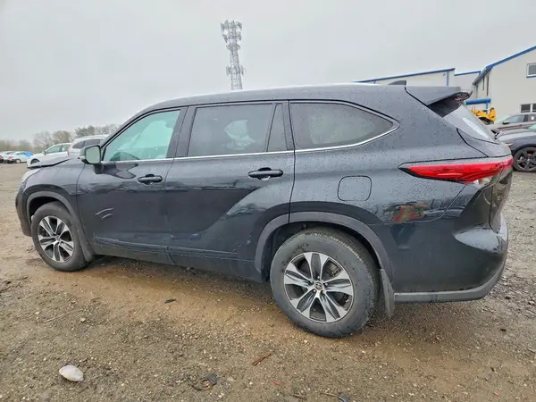 5TDGZRBH6MS109920 2021 TOYOTA HIGHLANDER - Image 2